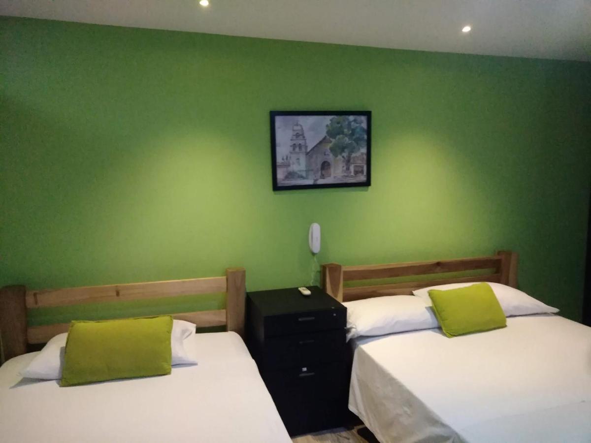 מניזאלס Hotel Canaveral Plaza מראה חיצוני תמונה