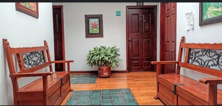 מניזאלס Hotel Canaveral Plaza מראה חיצוני תמונה