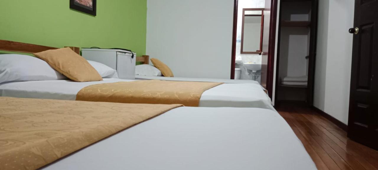 מניזאלס Hotel Canaveral Plaza מראה חיצוני תמונה