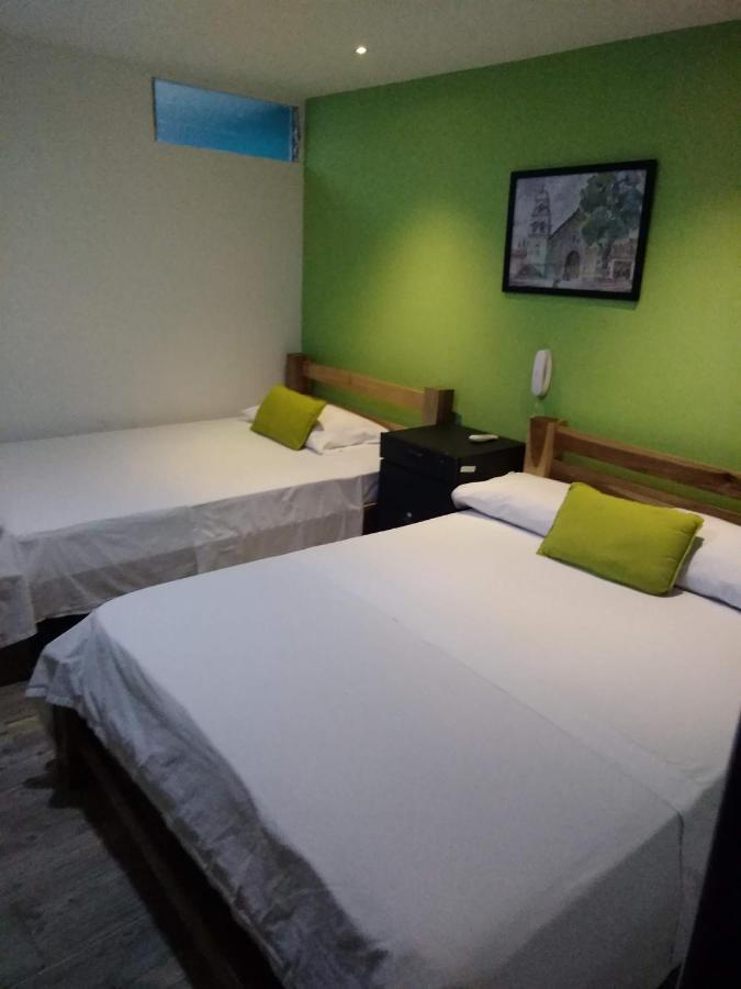 מניזאלס Hotel Canaveral Plaza מראה חיצוני תמונה