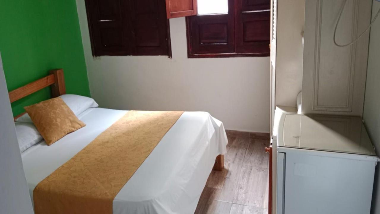 מניזאלס Hotel Canaveral Plaza מראה חיצוני תמונה