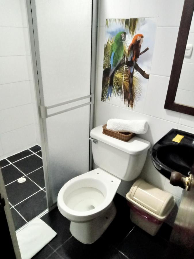 מניזאלס Hotel Canaveral Plaza מראה חיצוני תמונה