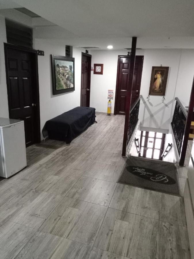 מניזאלס Hotel Canaveral Plaza מראה חיצוני תמונה